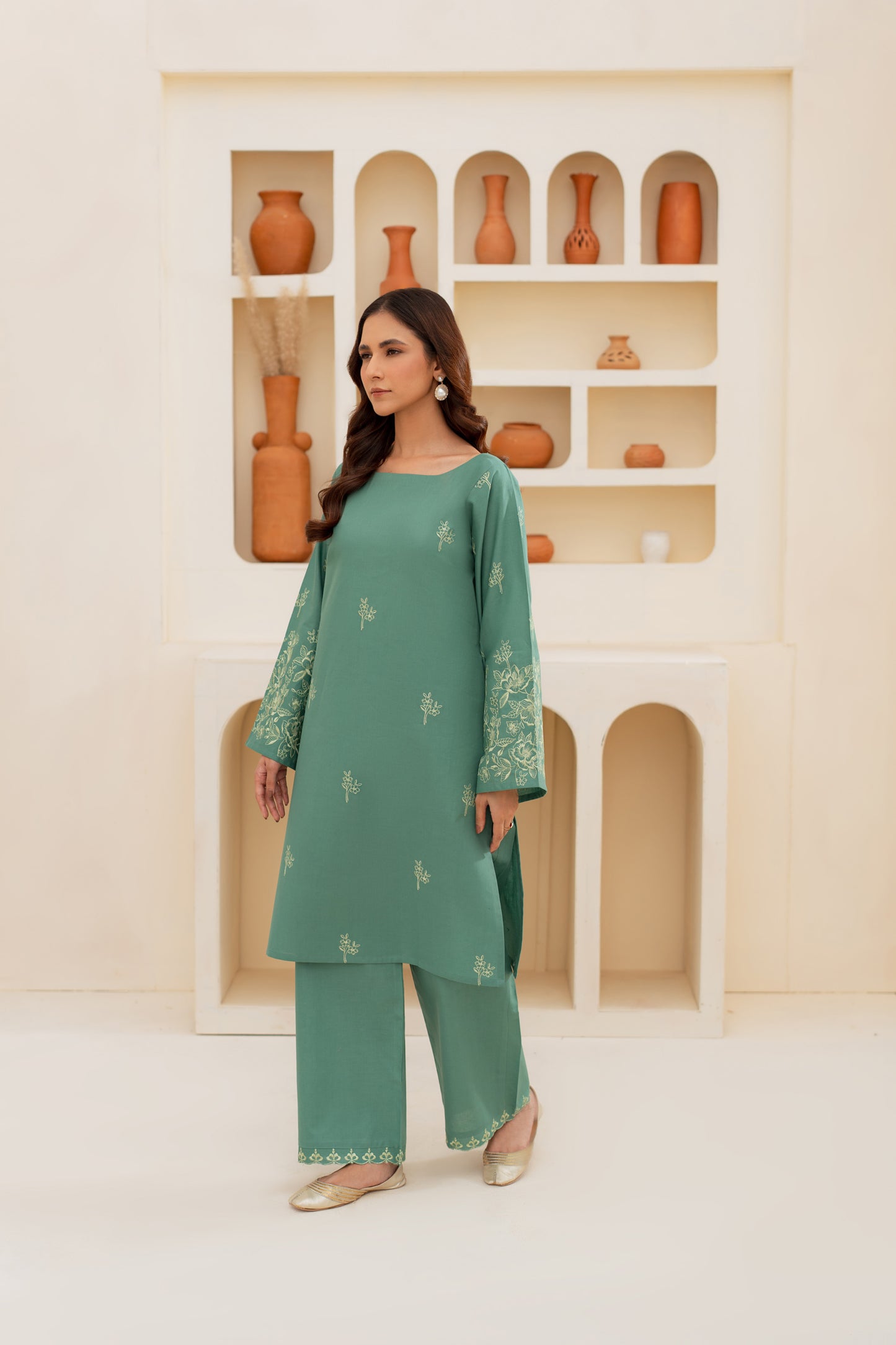 Vani Embroidered Suit - 2pc