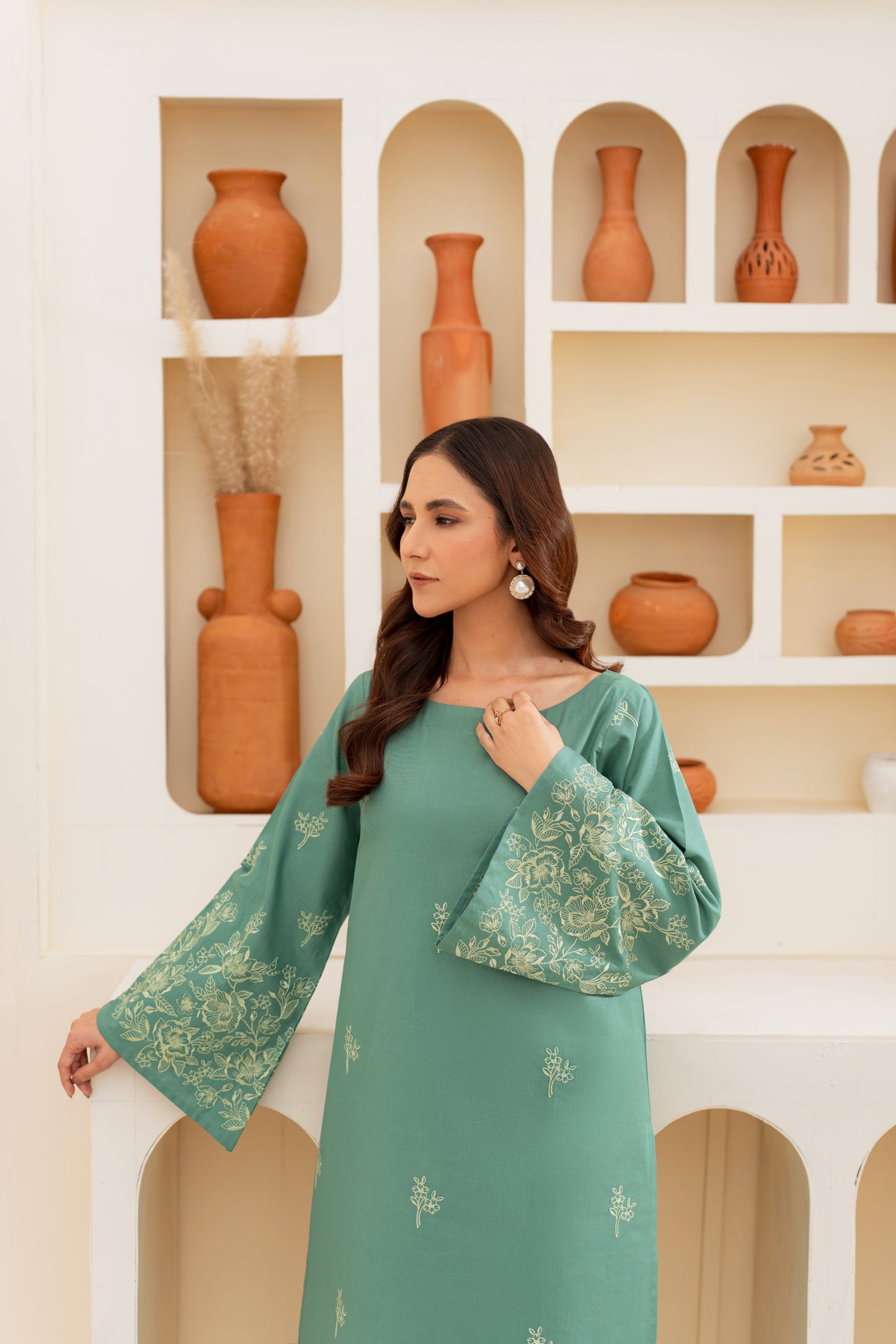 Vani Embroidered Suit - 2pc