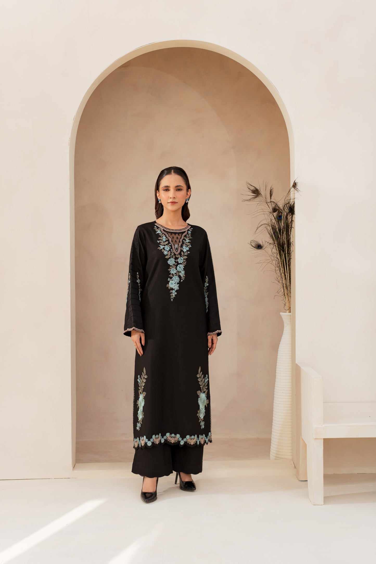 Parisa Embroidered Suit - 2 pc