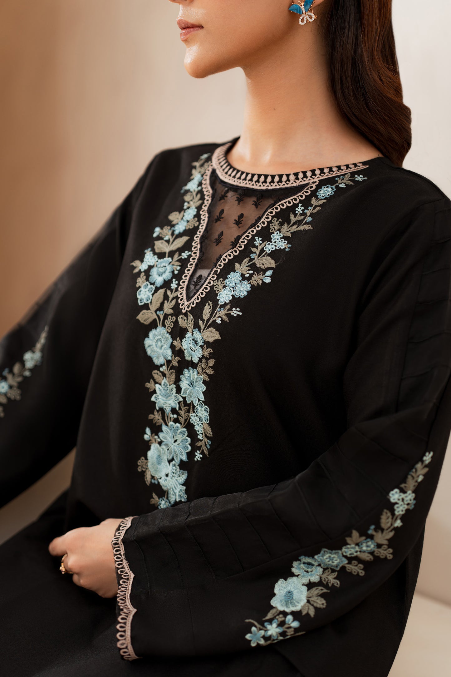 Parisa Embroidered Suit - 2 pc