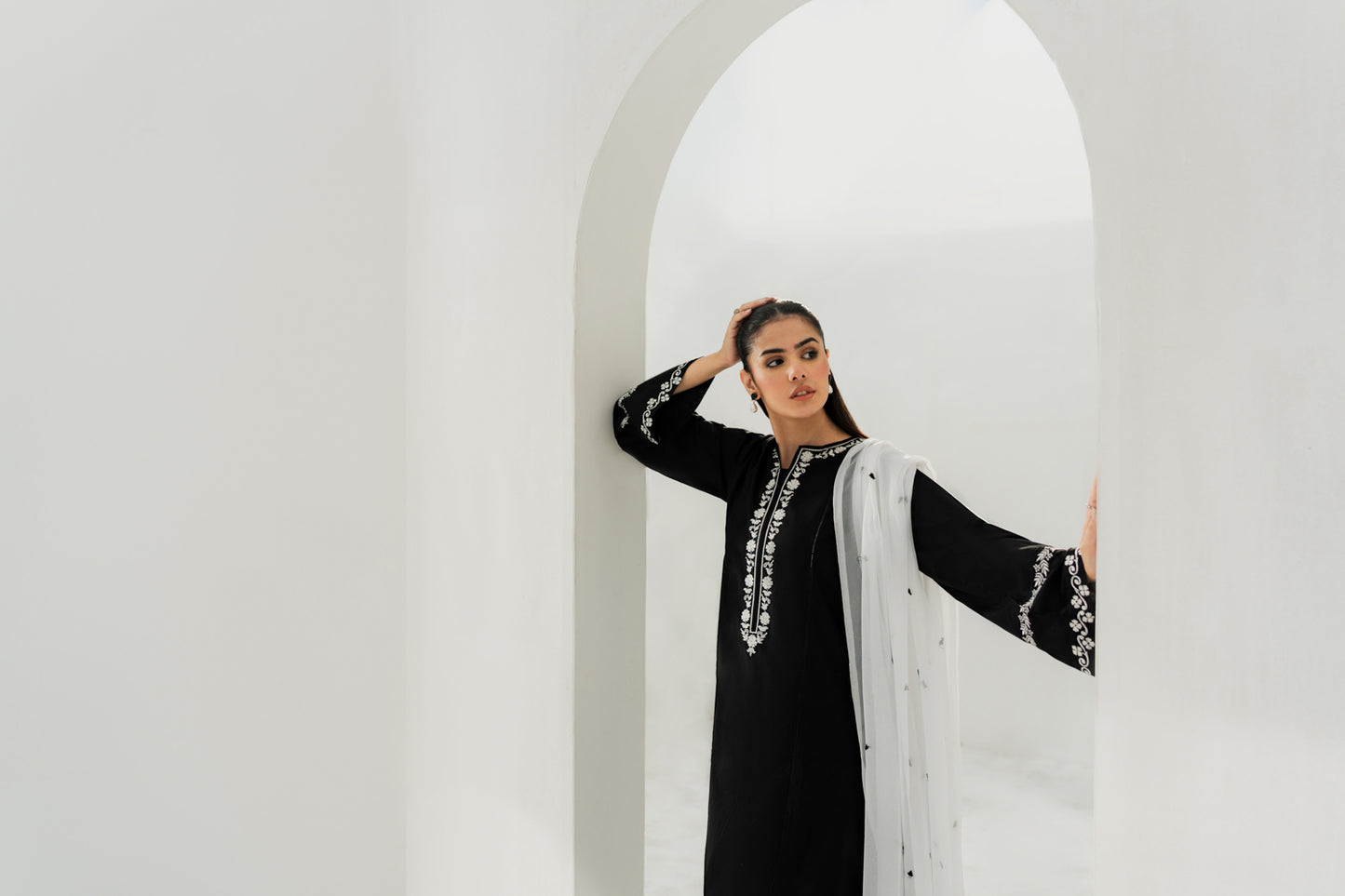 Zoe - Embroidered Dupatta